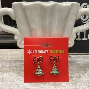 NWT Kohl’s Christmas Tree Earrings!